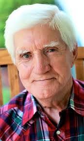 Leon Bowles's Instagram, Twitter & Facebook