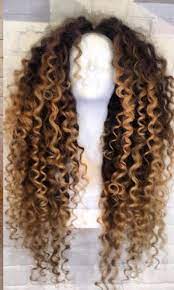 Love The Blond Ombre On Those Curls Hair Inspiration Long Hair Styles Hair Styles