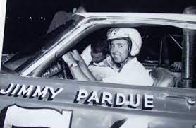 Just as threat lights at a change intersection let drivers convene anything to do, streamers communicate racing conditions to the nascar drivers. Fantasy Nascar Racin