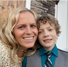 Wondering if anyone knows of activities for my Dad who is 88, as in  painting, craft, ect, around the local area without it costing a fortune.  We found bingo at Forestville RSL