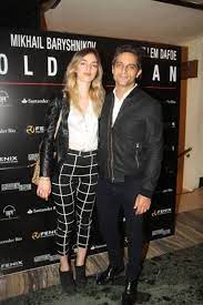 Joaquín furriel nació el 26 de agosto de 1974, en la ciudad de lomas de zamora , buenos aires, argentina. Joaquin Furriel Y Su Novia La Modelo Naomi Preizler El Estreno De The Old Woman Nuevo Novio Novios Famosos