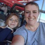 Kris Oakley's Instagram, Twitter & Facebook