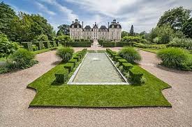 Le Jardin Des Apprentis Chateau De Cheverny Chateau De Cheverny Cheverny Chateau France