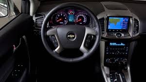 The new captiva has an odd profile, as if a tall body has been placed on a small chassis. Chevrolet Captiva 2013 Precios Motores Equipamiento