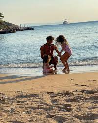 Much needed off-season: 3 wholesome images as Salah vacations with his  family - Football | Tribuna.com