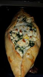Pide Mit Spinat Und Schafskase Ein Tolles Rezept Aus Der Kategorie Brot Und Brotchen Bewertungen 80 Durchschnitt O 4 3 Recipes Food Christmas Food Dinner
