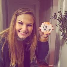 Teena Curry's Instagram, Twitter & Facebook