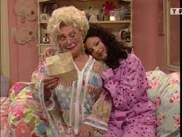Pin By Lane Kyle On The Nanny Nanny Nanny Outfit Fran Fine The Nanny