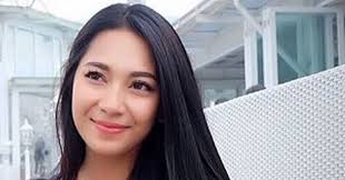 Dinda kirana juga sempat curhat bagaimana dirinya sampai mendapat kista hingga kini harus menjalani operasi. Diam Diam Dinda Kirana Ngaku Sudah Punya Kekasih Okezone Celebrity