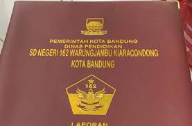 Tapi belum sempat serius utak atik, eh kurikulum telah berubah, eh rapot sudah berganti format. Map Raport K13 Sampul Raport Kurikulum 2013