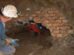 Barbarin rov - Pompeji totalitarnih ...