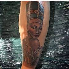 Nefertiti Black African Queen Tattoo Tukicarter Spitting Bars And Pushing Mags Nice Work Here From The Og Darkskinbodyart Darkskintattoos Nefertiti Tattoo African Queen Tattoo African Tattoo