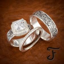 The Right Western Wedding Bands Will Suit Both You And Your Partner S Styles Making You Feel Lik Western Wedding Rings Western Wedding Bands Wedding Ring Sets