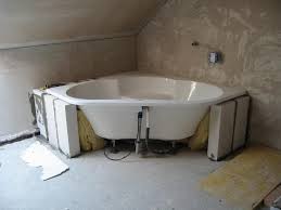 Wenn man dinge selbst macht, kann man auf der baustelle geld sparen. Http I33 Tinypic Com Ndx5l Jpg Eingebaute Badewanne Badewanne Wanne