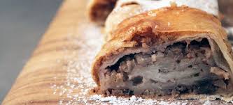 Top Rezept Von Julian Kutos Alle Zutaten Und Wertvolle Tipps Zur Zubereitung Julian Kutos Prasentiert Einen Apfelstru Lebensmittel Essen Rezepte Apfelstrudel