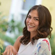 Jojo123 Adli Kullanicinin Demet Ozdemir Panosundaki Pin Unluler Kadin