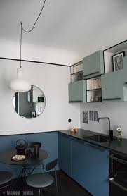 Un Pied A Terre Parisien De 35 M2 Pour Eric Et Nathalie Afin De Prendre Le Pouls De La C Interieur Moderne De Cuisine Designs De Petite Cuisine Cuisines Design
