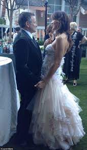 Say Yes To The Dress Susan S Stunning Strapless Gown Was Designed By Lily Sammii A Couture Designer Celebrity Wedding Photos Hollywood Wedding Robin Williams