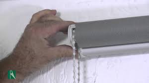 Proposte low cost adatte a finestre e portefinestre, pratiche e durevoli, oscuranti, a pannello, a rullo e a pacchetto. Tenda A Rullo Comfort Regolazione Molla E Cambio Lato Manovra Youtube