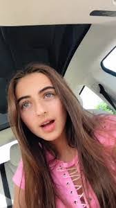 Nicole Ledbetter's Instagram, Twitter & Facebook