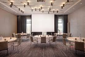 Holiday inn hamburg, set in a peaceful location with water views. Hotel Holiday Inn Hamburg City Nord Hamburg City Hamburg Hotelopia