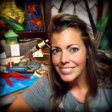 Katy Gray (@theglasserie)