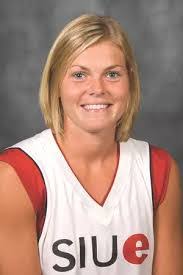 Amber Shelton's Instagram, Twitter & Facebook