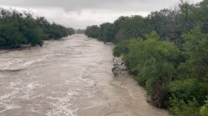 Lũ lụt tiếp tục tàn phá Texas, mực nước nhiều sông dâng hơn 6m