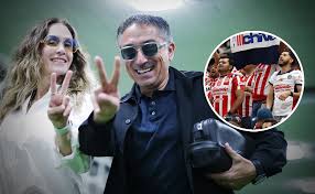 Afición de Chivas Femenil explotó contra Antonio Contreras y Nelly Simón por la salida de Casandra Montero