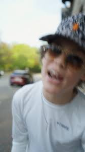 Y'all streaming "I Wanna Know" ?!?! #iwannaknow #maddoxbatson #country  #countrymusic #viral #shorts