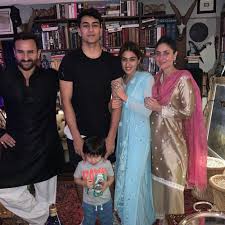 10 Potret Dua Anak Tiri Kareena Kapoor Sara Ali Khan Dan Ibrahim Khan