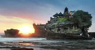 Jadi, kalau mau cari kost pantai sanur yang nyaman dan murah kamu tinggal buka www.mamikos.com atau download langsung aplikasinya dari playstore! Tanah Lot Bali Daya Tarik Harga Tiket Masuk Waktu Terbaik Berkunjung