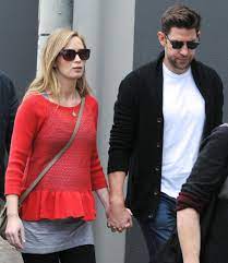 While he established himself through the subtle comedy of the office, krasinski has shown his versatility with. Emily Blunt Starportrat News Bilder Gala De