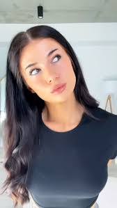 Kiera Lee's Instagram, Twitter & Facebook