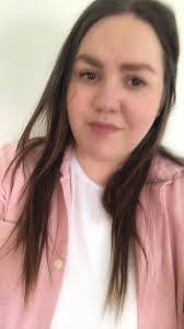 Shannon Bogart's Instagram, Twitter & Facebook