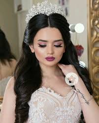Peinados De Novia Con Corona Nhg Gelin Sac Stili Sac Guzelligi Gelin Sac Modelleri