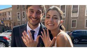 Nella prima foto, una delle. Lino Guanciale Figlio In Arrivo La Moglie Antonella Paparazzata Cosi City Roma News