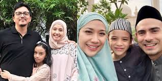 Berdasarkan aturan tersebut, setiap warga negara indonesia tidak boleh memaksa orang lain untuk memeluk agama tertentu. Nikah Dengan Wna 11 Seleb Indonesia Ini Buktikan Meski Beda Negara Bisa Bersatu Kapanlagi Com