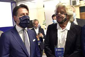 Anche beppe grillo ha partecipato alla presentazione del libro blu dell'agenzia delle dogane con il premier giuseppe conte e il ministro luigi di maio, tra gli altri. Grillo Bacchetta Conte Non Sono Un Coglione E Lui Ad Aver Bisogno Del Movimento Il Riformista