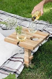 Picknicktisch Schneidebrett Weinhalter Weintisch Ikeahack Picknick Tisch Ikea Hack Diy Auspicknicktisch Wein Diy Picnic Table Wine Table Ikea Hack