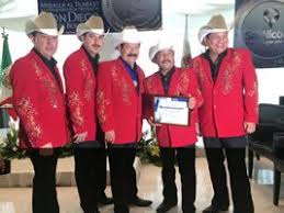 Con la llegada del 2020 los cardenales se enfrentan a uno de los retos más difíciles en su carrera, pues don chayo, fundador y primera voz de la agrupación decidió salir del grupo para emprender su vuelo solo. Cardenales De Nuevo Leon Reciben Medalla Al Trabajo Y Perseverancia Lachicuela Com