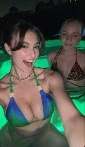 Hot tub : rRachel_Pizzolato