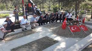 24 kasım öğretmenler günü etkinlik kapsamında, çiçeği burnunda, mesleğinin baharında bu hayattan koparılan. Sehit Senay Aybuke Yalcin In Mezarini Ziyaret Etti Egitim Www Sungurlugazetesi Net Sungurlu Gazetesi
