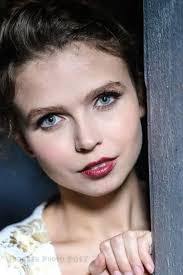 Katie Light's Instagram, Twitter & Facebook