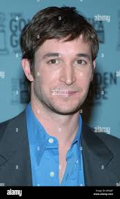 Noah wyle hi-res stock photography and images
