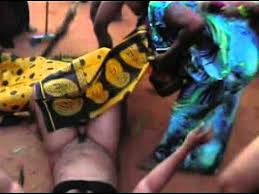 Chura wa uswahilini wacheza tarumbeta baikoko mpaka kuvua nguo na kubaki uchi. Wanawake Wacheza Wakiwa Uchi Wa Mnyama Kwenye Kigodoro Sherehe Za Uswazi Youtube Projects To Try