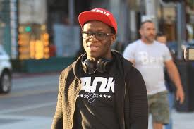 Заказал на али у deji official store акб deji для se 2010 mah, кэтаец по ошибке прислал 2200 mah для 6s. Youtube Star Deji Begs Followers To Help Save His Dog After Judge Orders It Be Put Down London Evening Standard Evening Standard