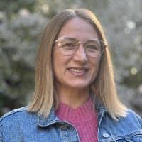 April Crowe's Instagram, Twitter & Facebook