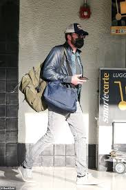 Building on the news that jennifer lopez and ben. Ben Affleck Reunites With Jennifer Lopez In Miami As Surprise Romance Heats Up Again Newsbinding