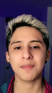 Un chico trans es un chico así que no dejas de ser hetero. Amén hermanas  🤣🤣